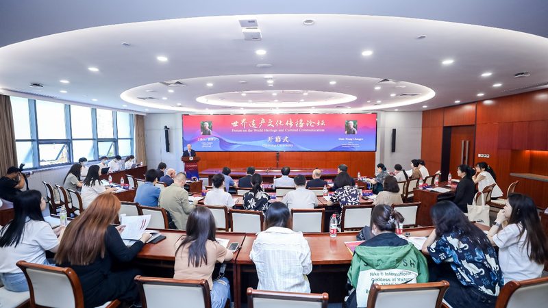 大学生创业新选择：传媒公司加盟，加盟费多少合适？**